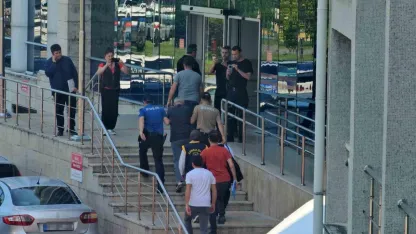 Zonguldak’ta evlilik vaadiyle 10 milyon liralık dolandırıcılık şüphelileri yakalandı