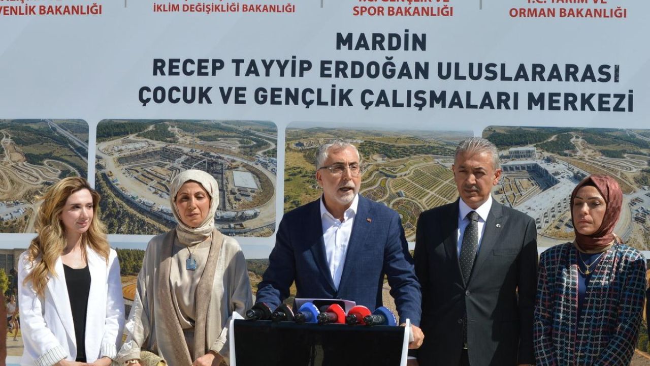 Bakan Işıkhan: Türkiye Yüzyılı'nın en güçlü sermayesi, gençler olacaktır