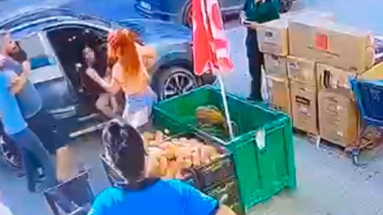 Erkek arkadaşı tarafından sokak ortasında dövüldü