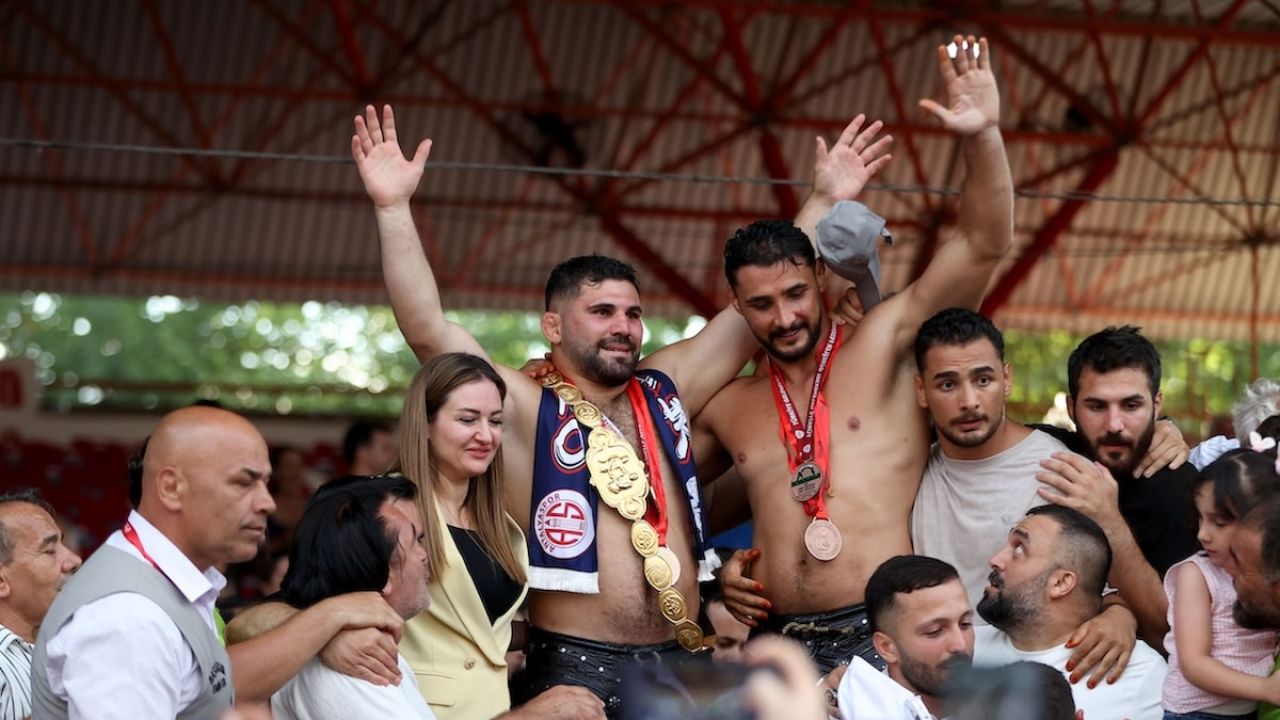 Kırkpınar'a Antalyalı pehlivanlar damga vurdu