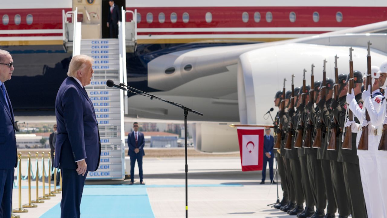 Trump askerleri Türkçe selamladı!