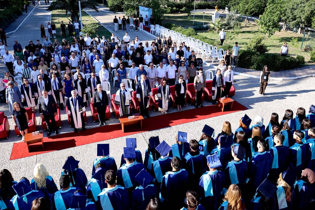 DEÜ BERGAMA MYO'DA MEZUNİYET COŞKUSU