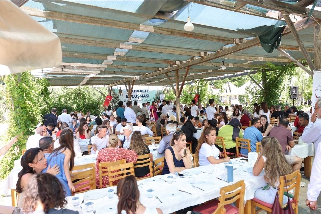 Kahramanmaraşlılar Bornova'da kahvaltı programında buluştu!