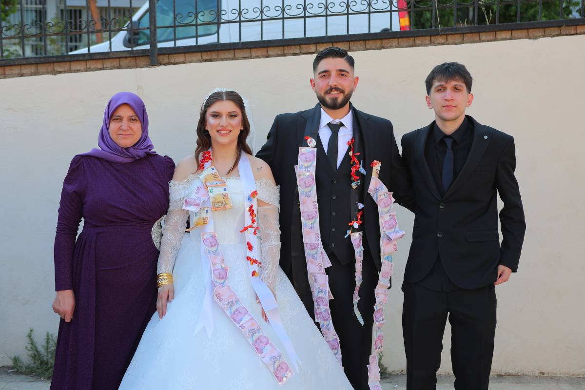 Selim Dağ ile Sevgi Kelleci Görkemli Törenle Hayatlarını Birleştirdi