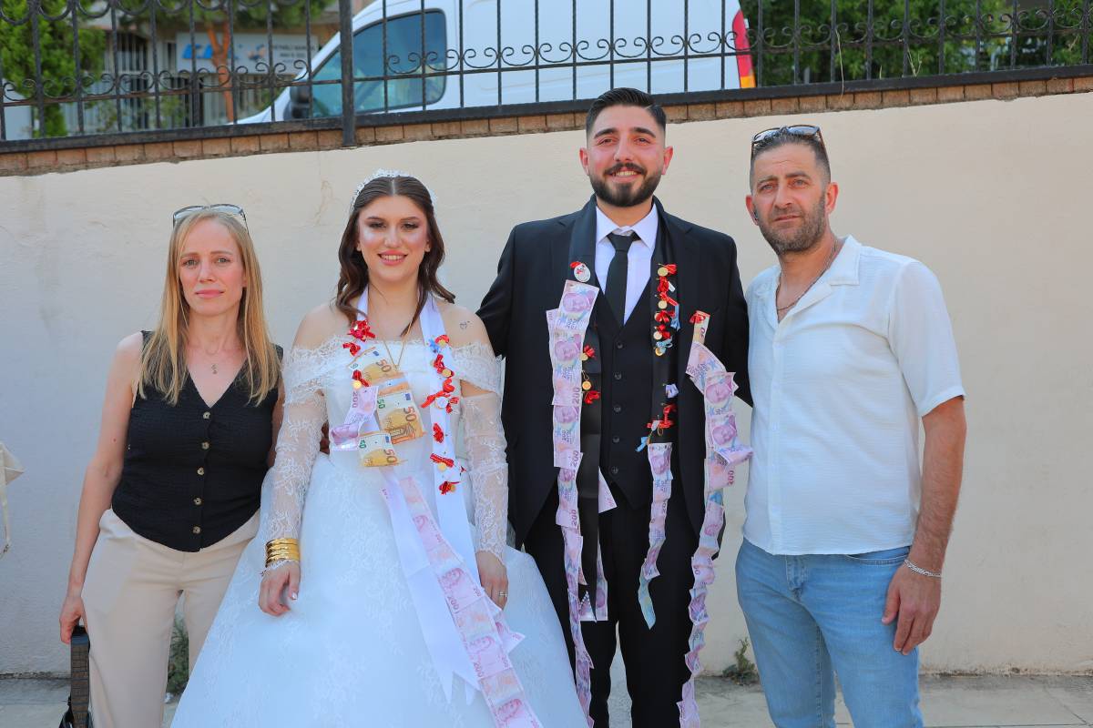 Selim Dağ ile Sevgi Kelleci Görkemli Törenle Hayatlarını Birleştirdi