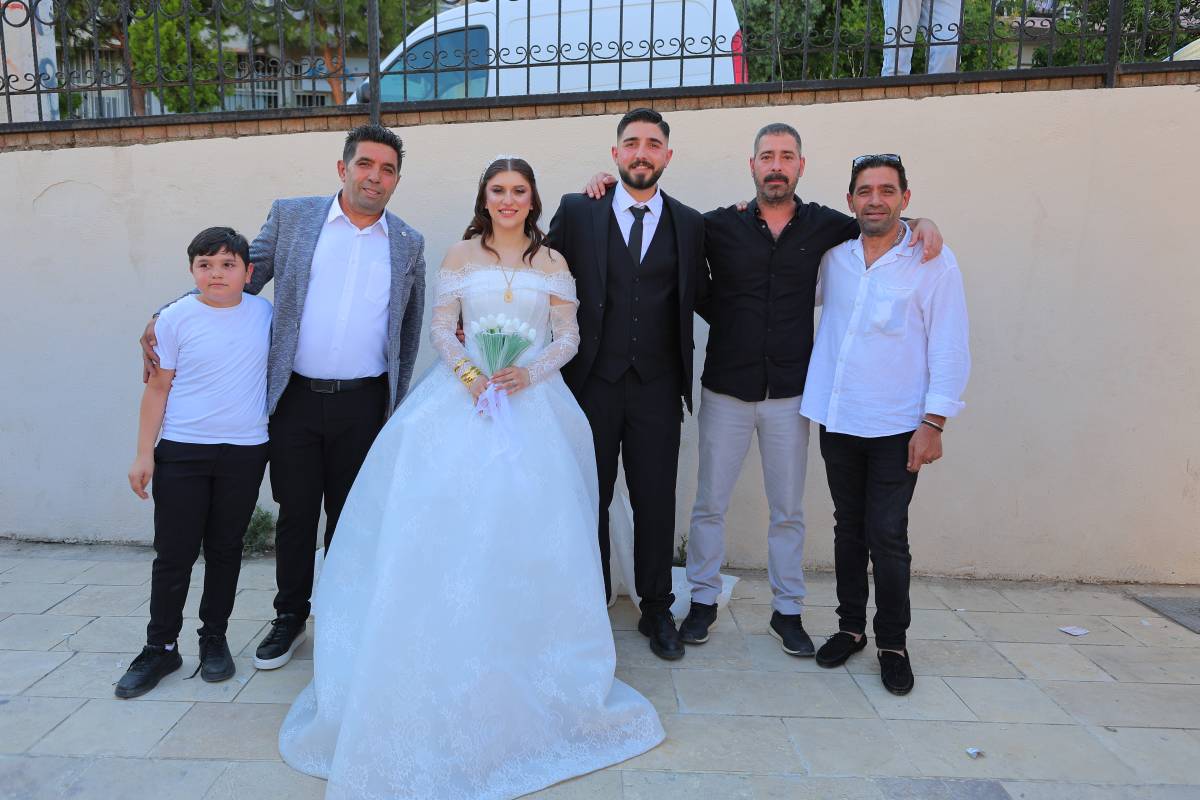 Selim Dağ ile Sevgi Kelleci Görkemli Törenle Hayatlarını Birleştirdi