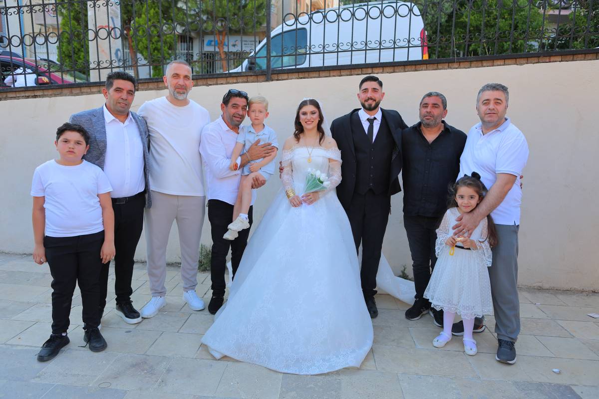 Selim Dağ ile Sevgi Kelleci Görkemli Törenle Hayatlarını Birleştirdi