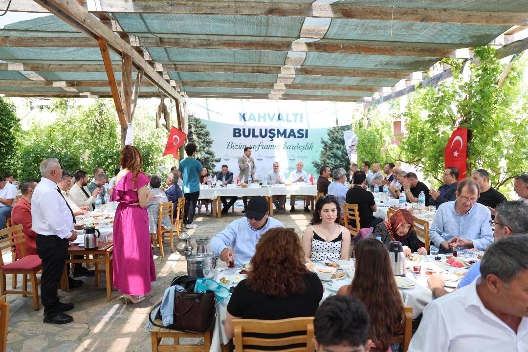 Kahramanmaraşlılar Bornova'da kahvaltı programında buluştu!