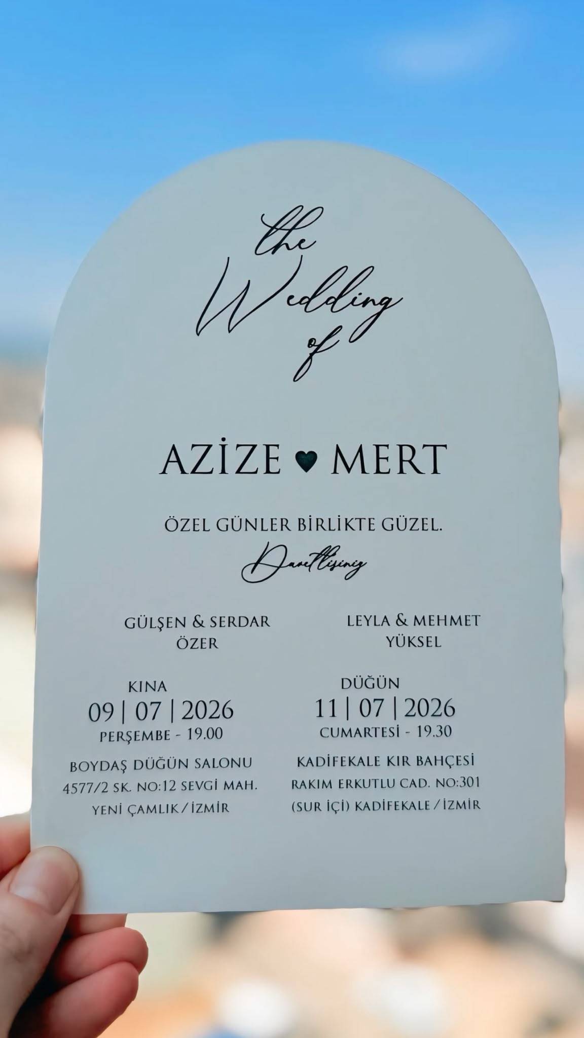 Özer ve Yüksel ailelerinin dostluğu akrabalığa dönüştü AZİZE VE MERT DÜNYAEVİNE GİRDİ