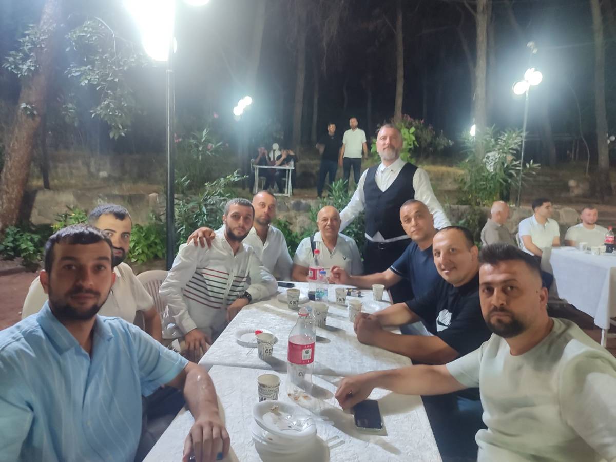 Özer ve Yüksel ailelerinin dostluğu akrabalığa dönüştü AZİZE VE MERT DÜNYAEVİNE GİRDİ